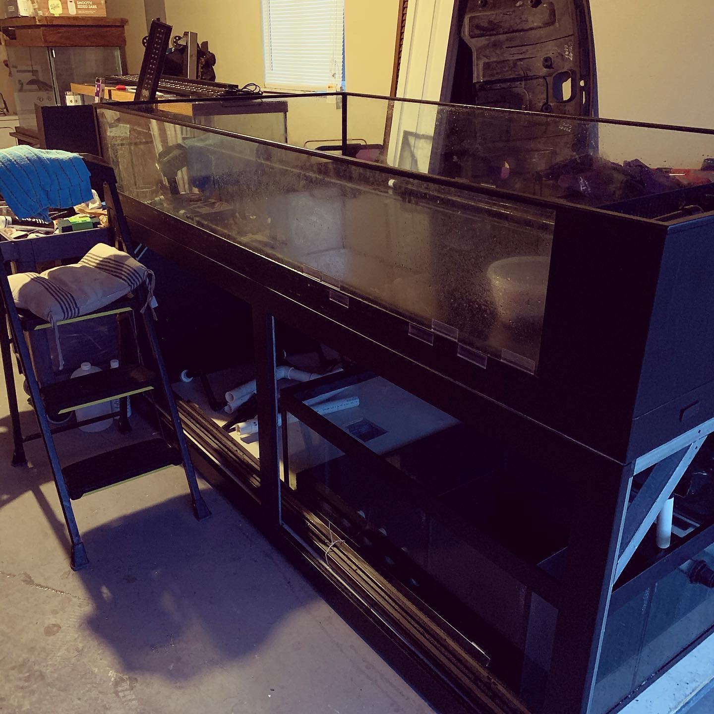 This 7ft long 4ft wide frag table has... - Community Aquatics
