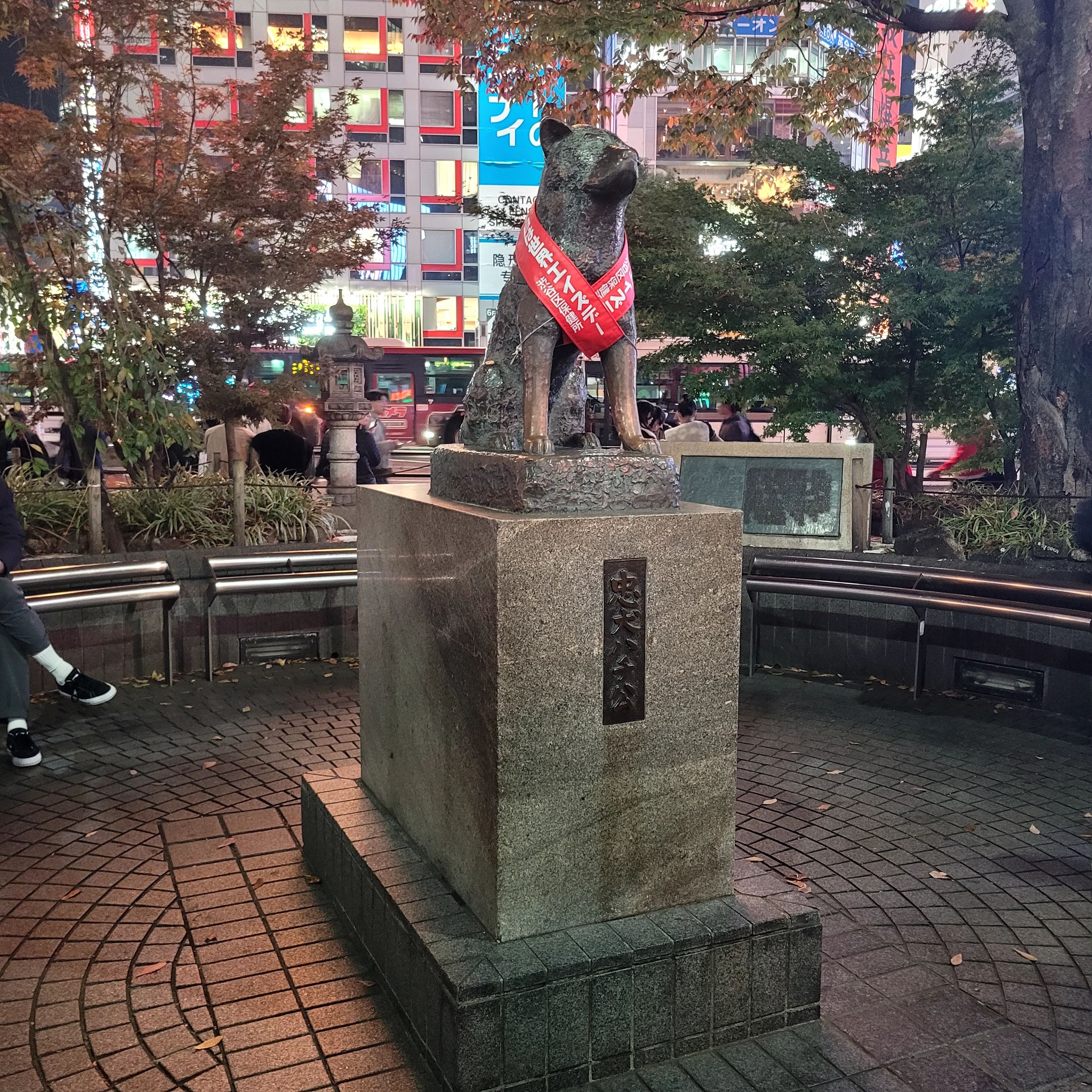 Hachiko memorial statue at Shibuya station