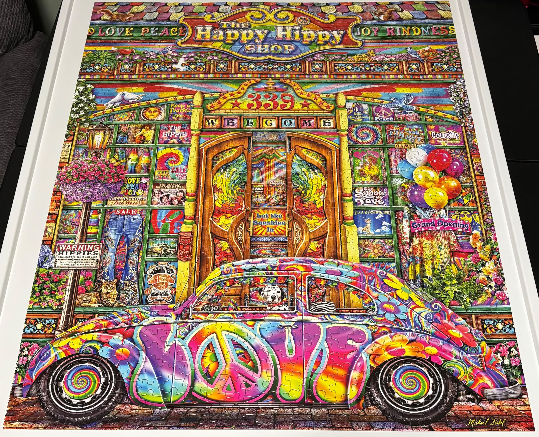 hapihapiさま The Happy Hippy Shop 1000-piece jigsaw puzzle by Springbok, art by