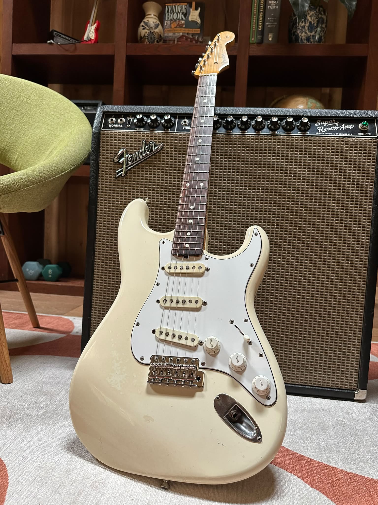 1988 fender strat, it is flawless. Played twice 20 years ago. Made