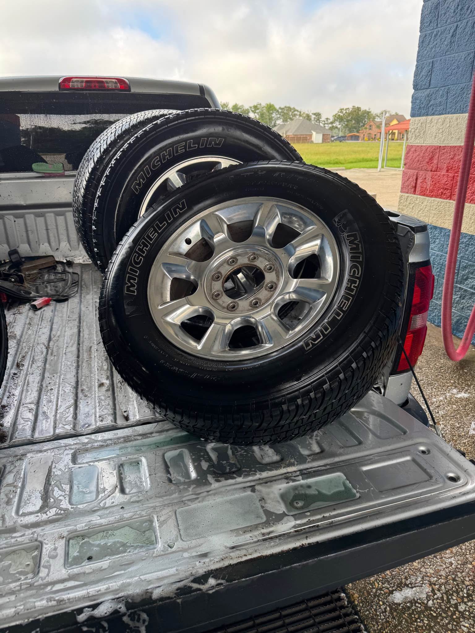 2008 F250 king ranch stock 20in rims - Car Wheels, Tires & Parts ...