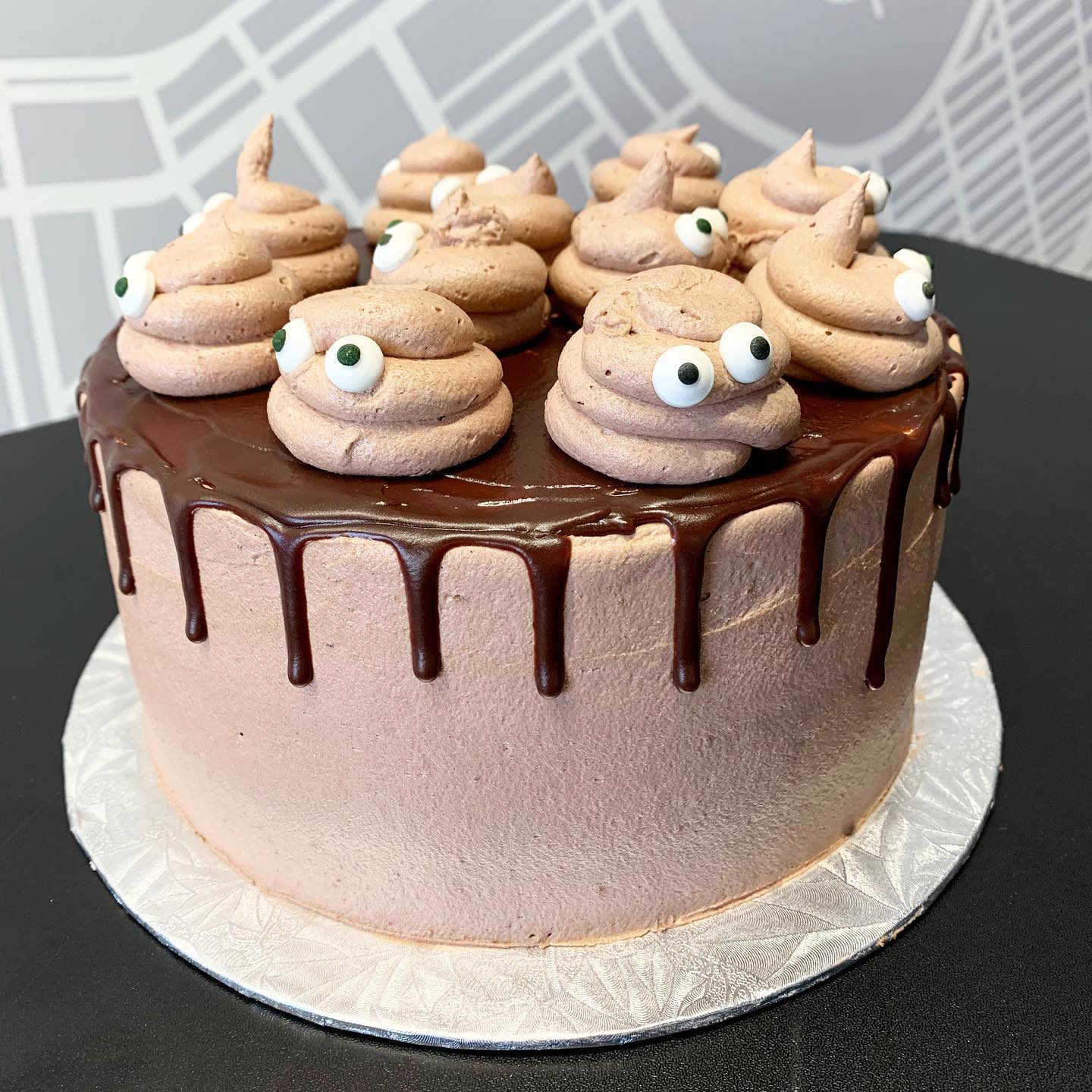The poop cake left the building 😂💩... - Munch it Pastry Shop | Facebook