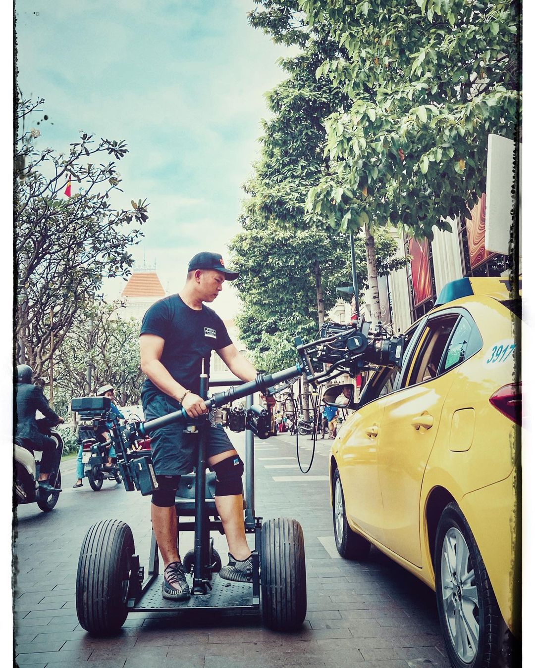 Custom Easy - Steadicam life 🎥🎥 By @steadihan on set with...