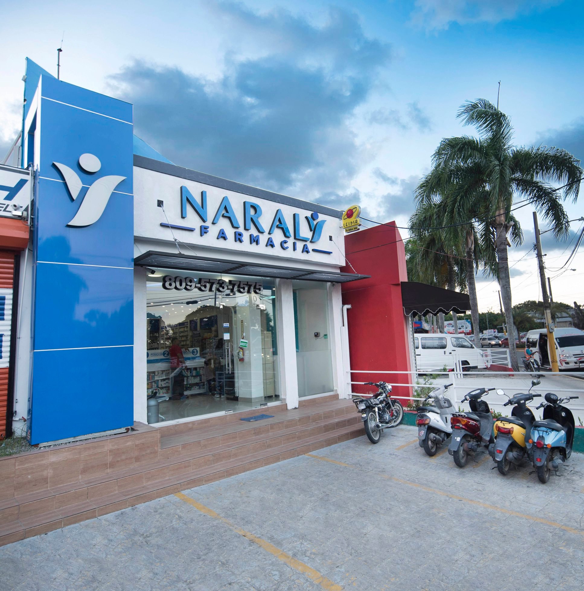 Farmacia Naraly - ¡Conoce #NaralyLaVega! Ubicada en la... | Facebook