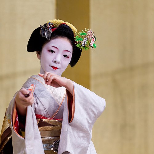 Geisha Japan - Every flower town has its own medal.For example,Mitsuwa ...