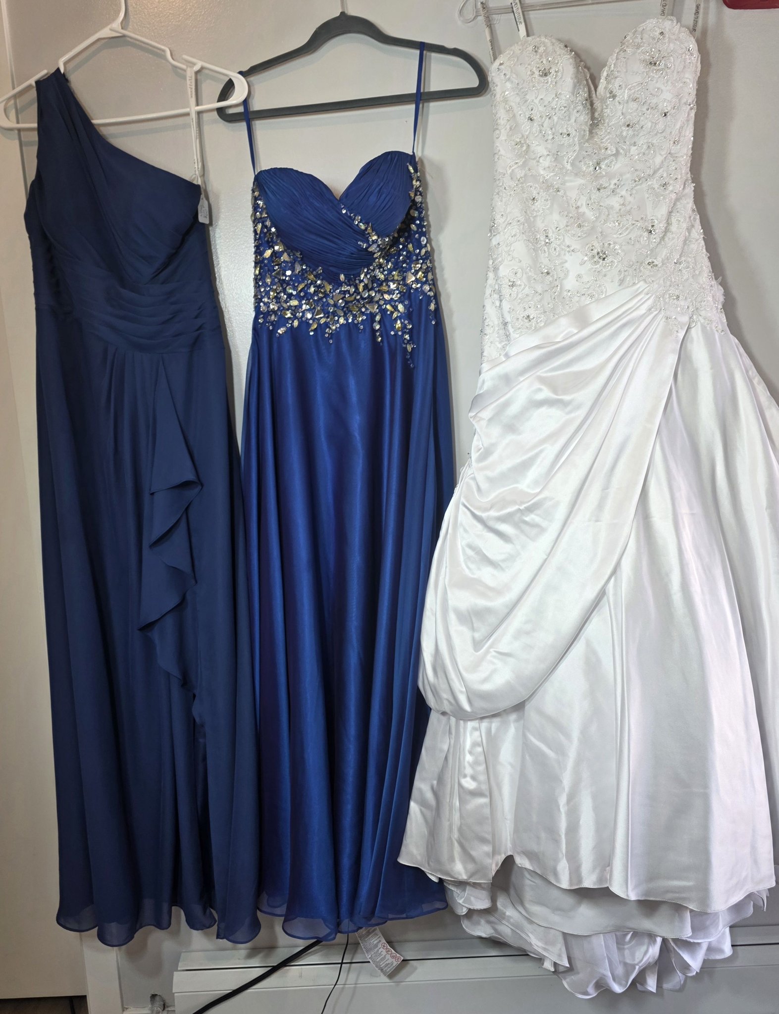 Used wedding, prom, and bridesmaid dresses for consignment at 30% commission