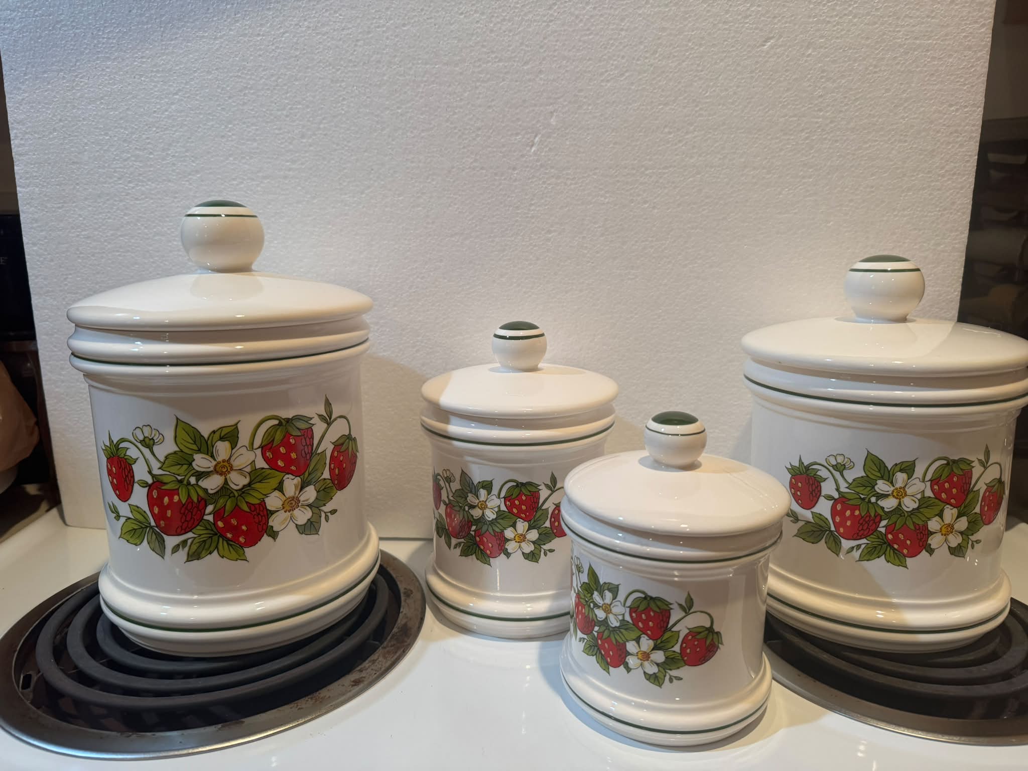 1976 Sears and Roebuck chicken canisters