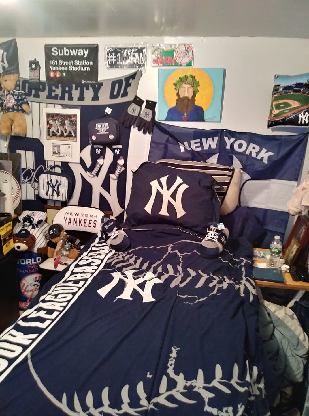New York Yankees commemorative throw blanket