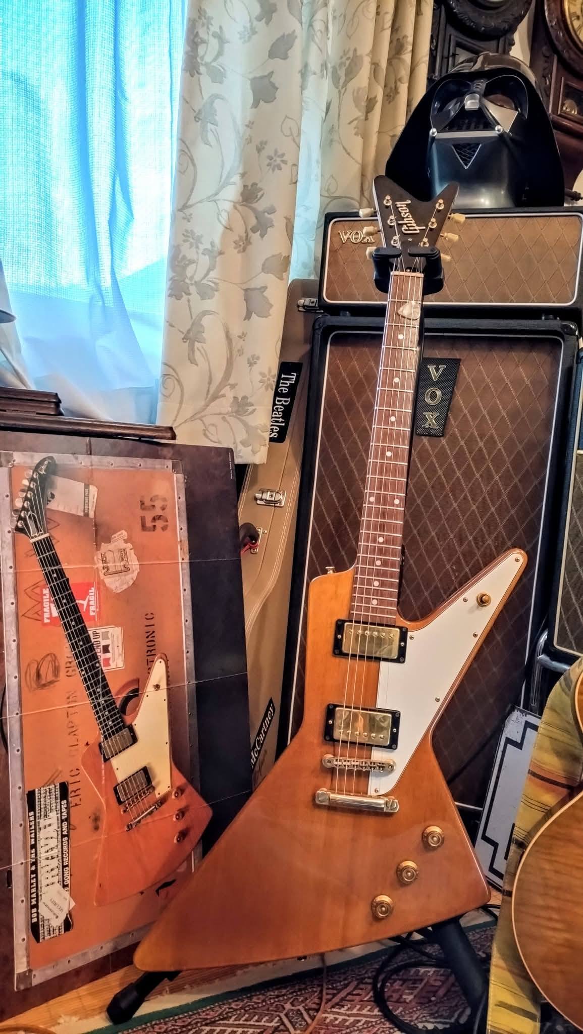 SCHECTER ラージヘッド ストラトキャスター探してましてあったので