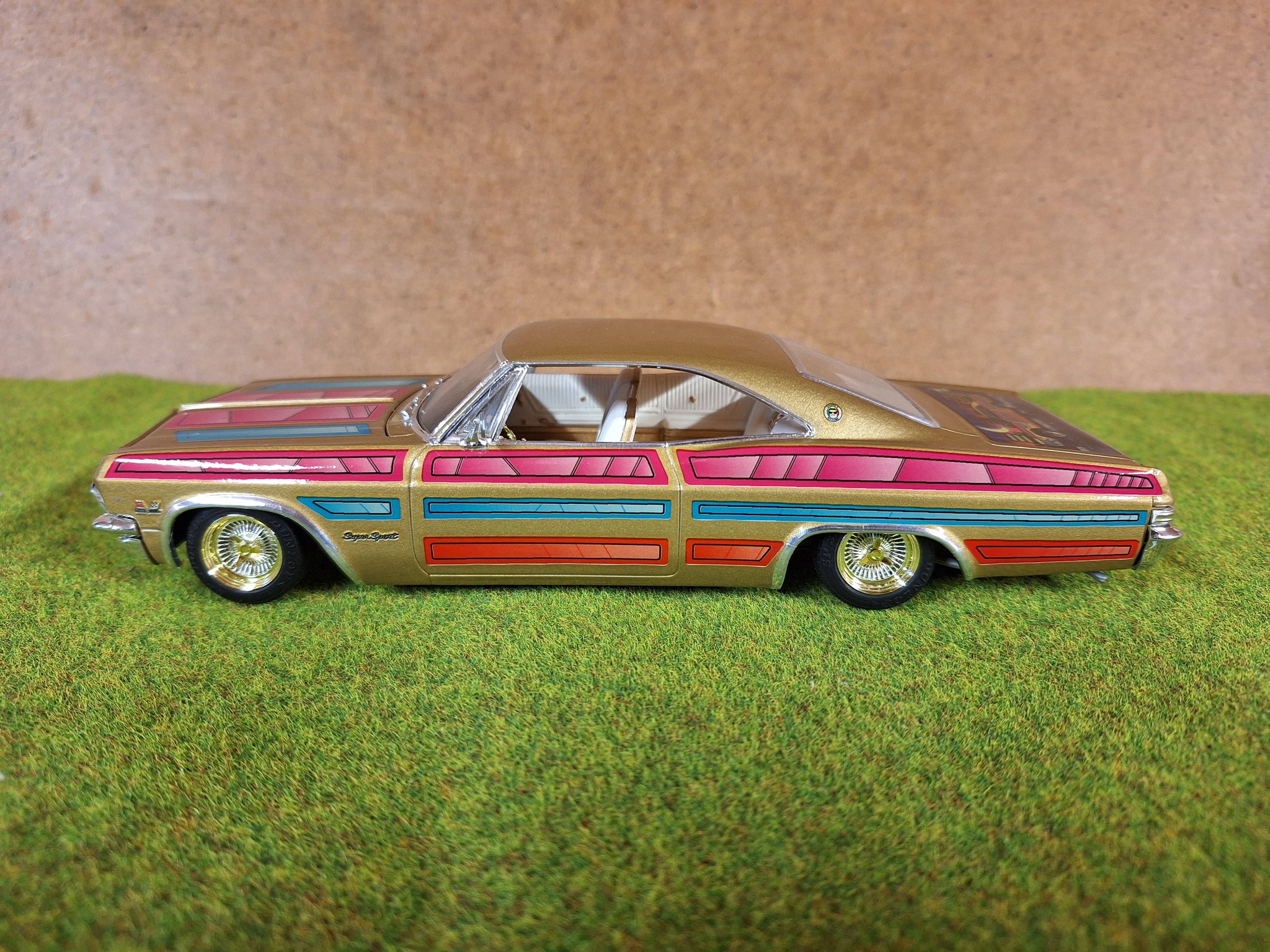 Revell 1/25.