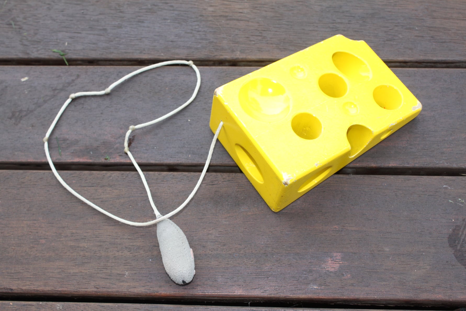 Alfa Creations - This yellow mouse and cheese threading... | Facebook