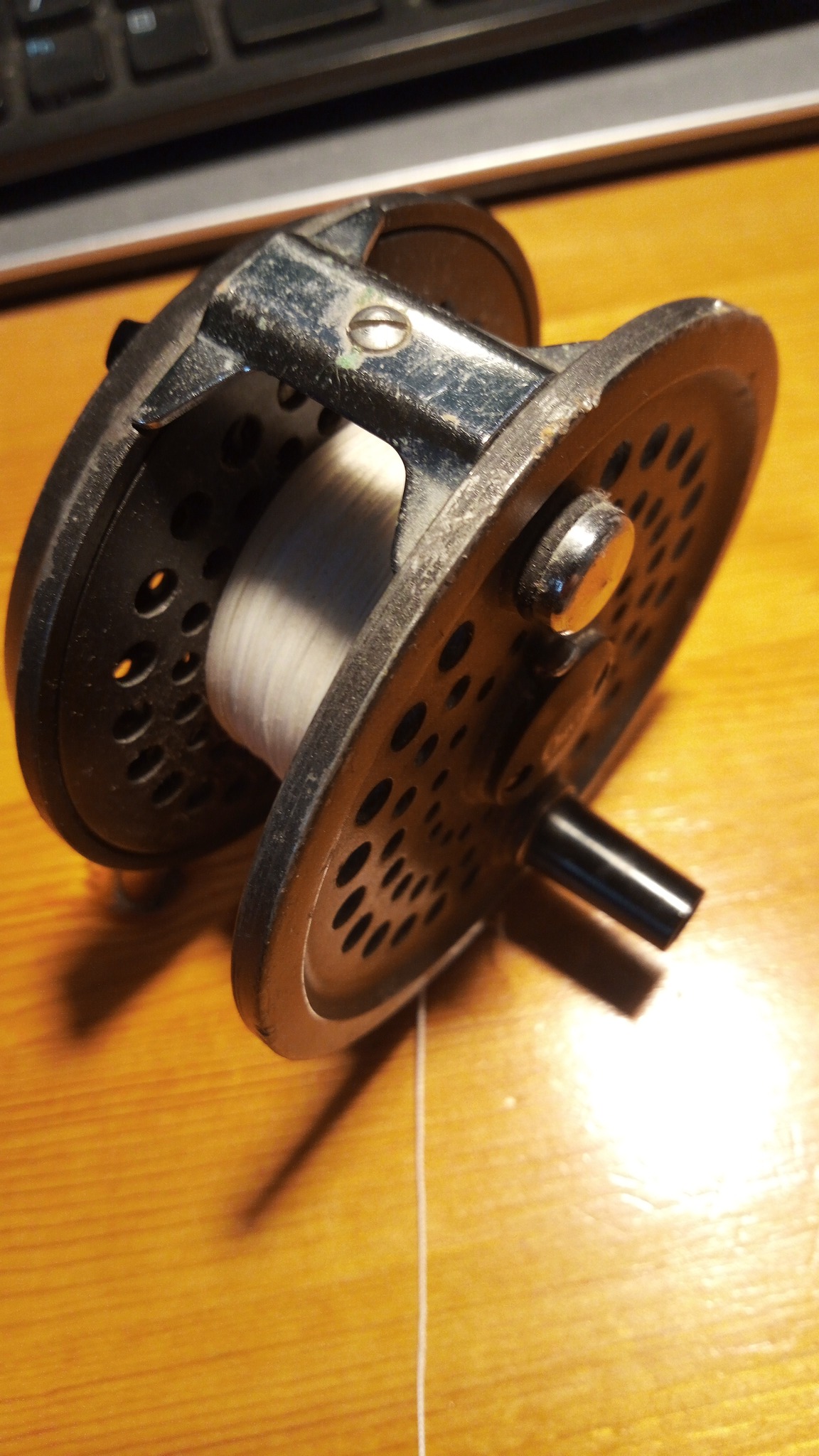 I have an old made in England Orvis Battenkill 8/9 whose spool has