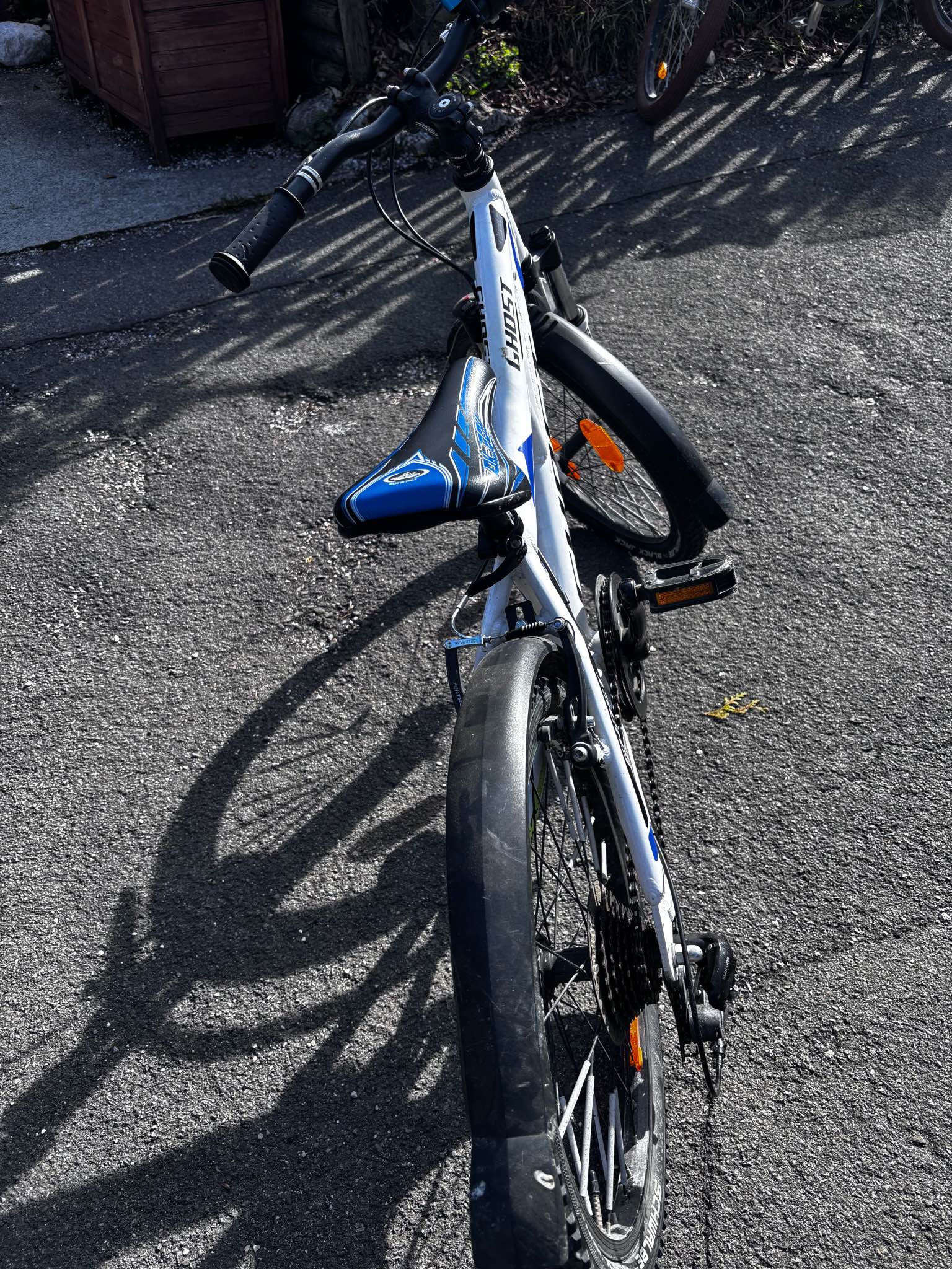 fahrradhelm mit visier regenschutz HiLo sports Helmbezug wasserdicht Sicherheits-Reflektoren - Einheitsgröße Helmüberzug - Helm Category:E Bike_AXA Blueline  30 lux / AXA Blueline Husqvarna E-Bicycles LT LTD Carbon Fiber Frame:With