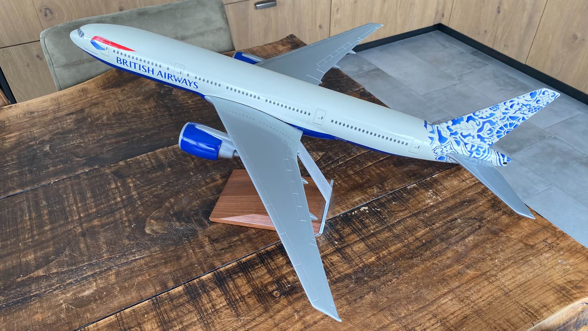 PACMIN パックミンJAL B777-200 1/100デスクトップモデル PacMin 1/100 scale British Airways B777-200 Delft Blue model for sale