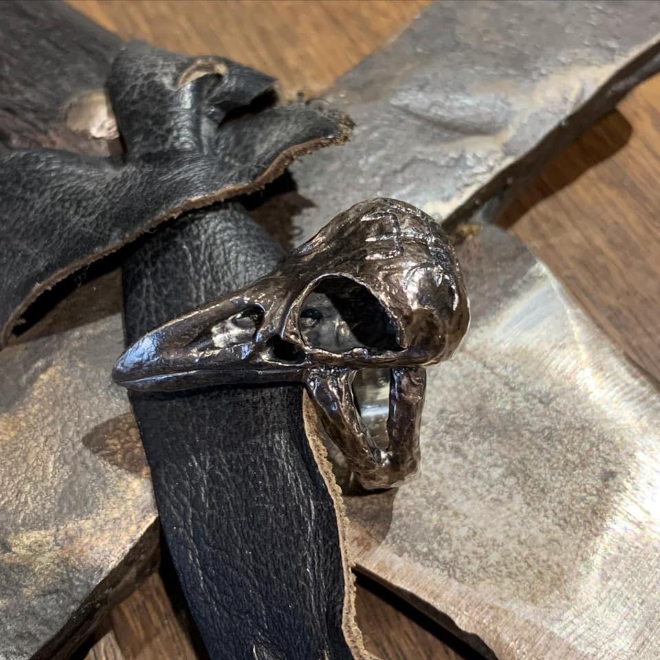 NEW silver raven skull with... - Galleri Ásdis, Guld & Sølv