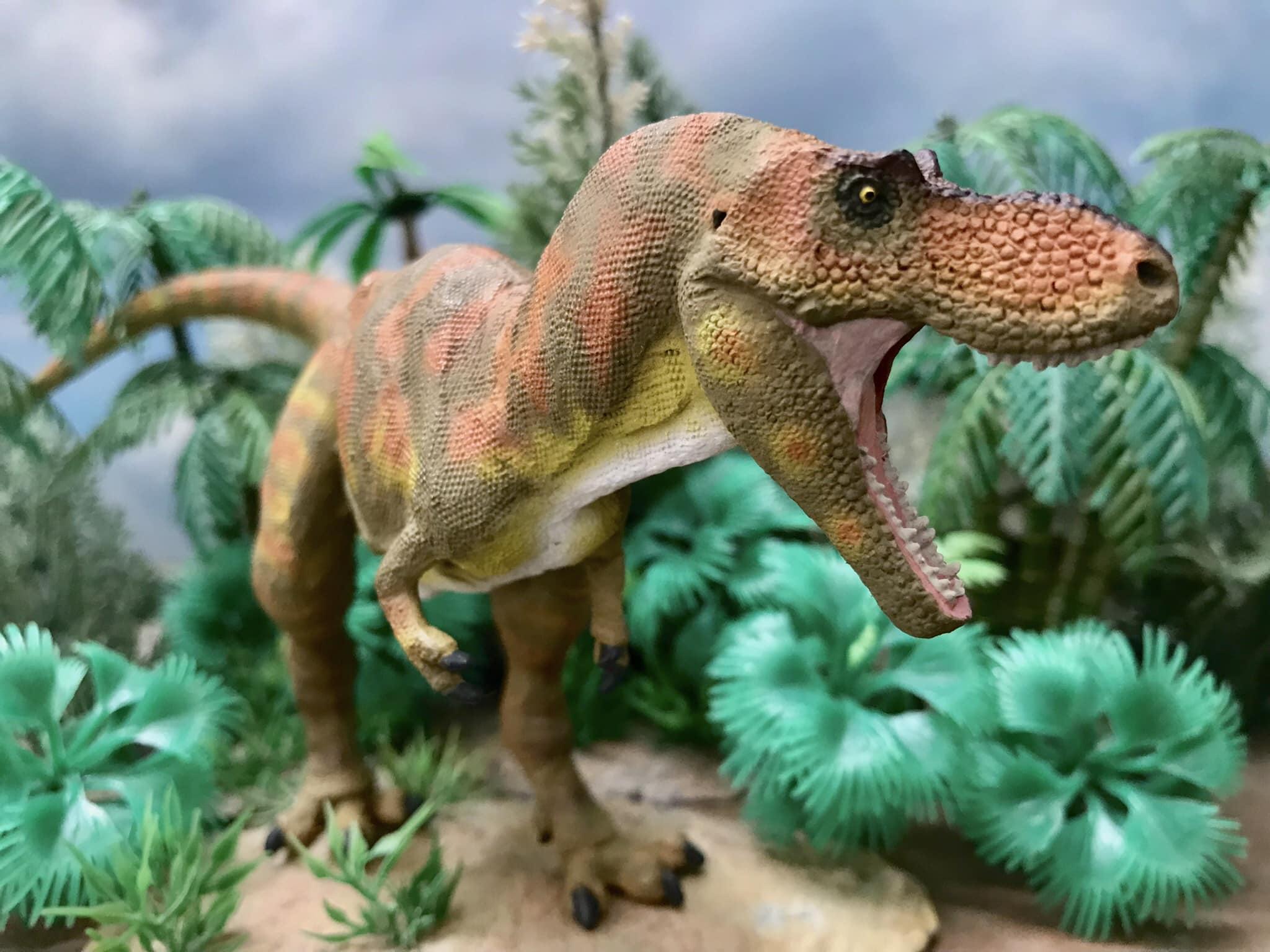 Safari Ltd PreHistorical World – Carnotaure – Construction de qualité à partir de matériaux sans phtalate, plomb et BPA – Pour enfants de 3 ans et plus