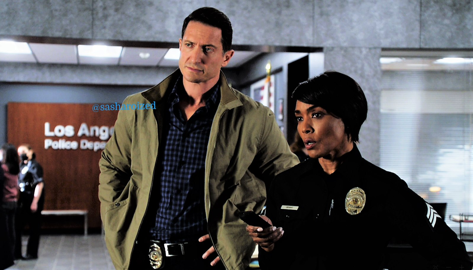Sasha - Det Lou Ransone and Athena Grant 9-1-1 on FOXS4E11 
