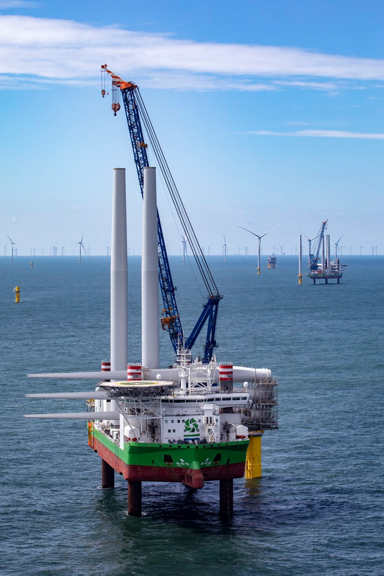 Sisters at work! Our offshore installation vessels 'Sea Installer