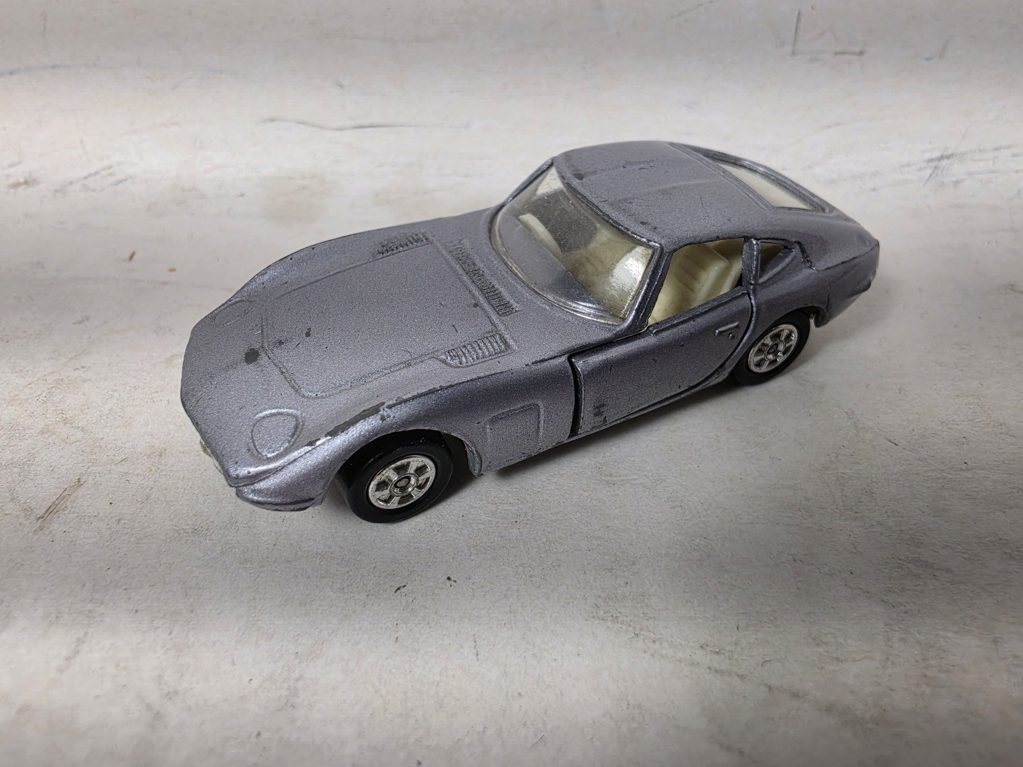 A Toyota 2000 GT by Tomica