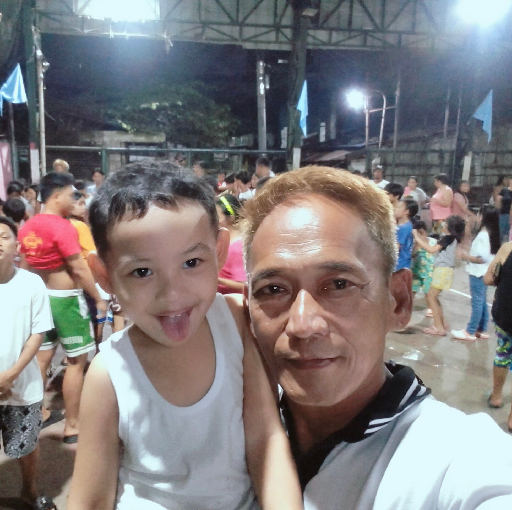 Barangay Aplaya Pagpapasement0 ng nasirang pathway sa Sitio Isla upang ...