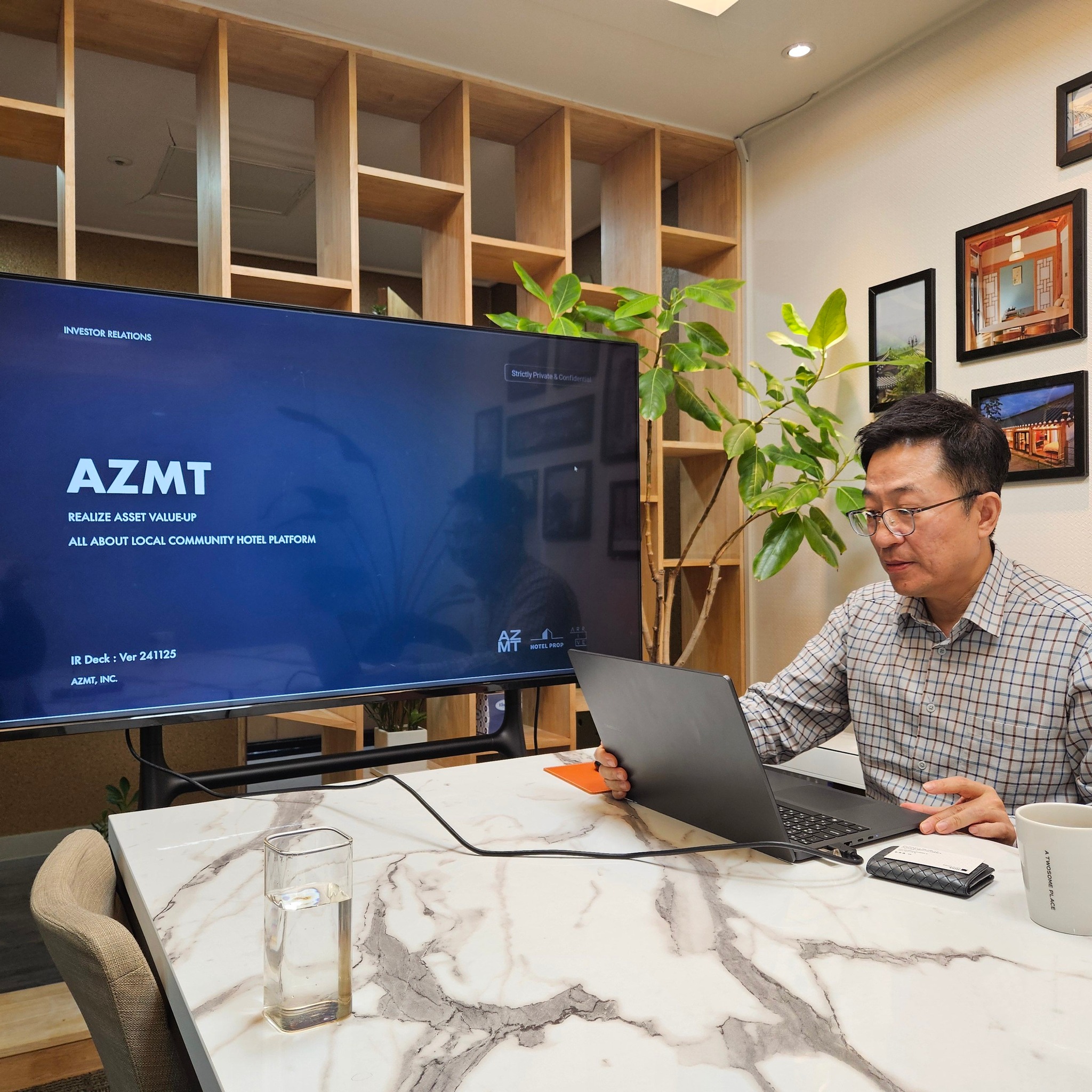 문주 - 바빠서 점심도 굶고 일하시는 김홍열 대표님 친절한 설명 감사합니다 🙇‍♂️ AZMT의 큰도약 응원할께용~ ㅎㅎㅎ ...