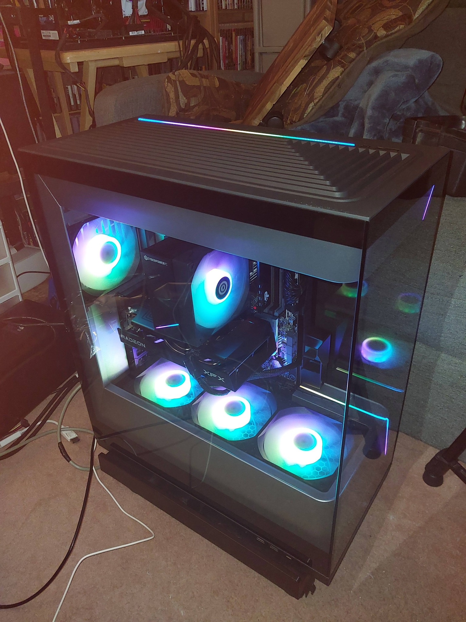What spec of Laptop can run Adobe Premiere Pro? Do you have it