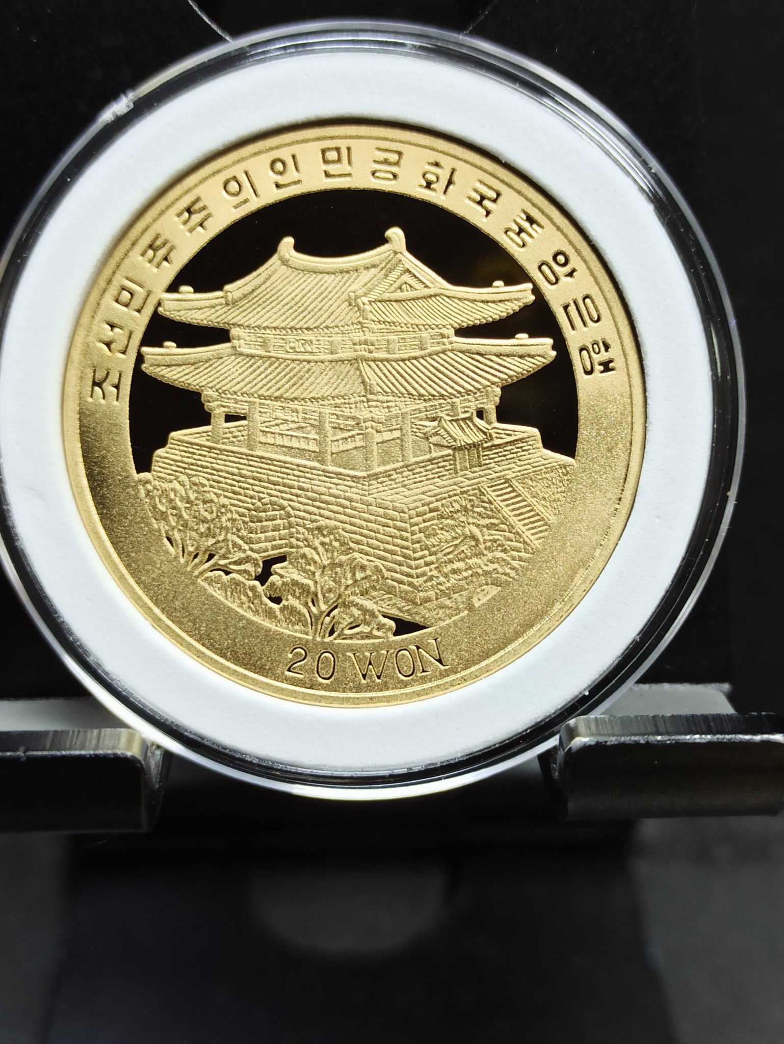 2026年9月第177项，2008年朝鲜20元精铸銅币，纪念北京奥运会，射击