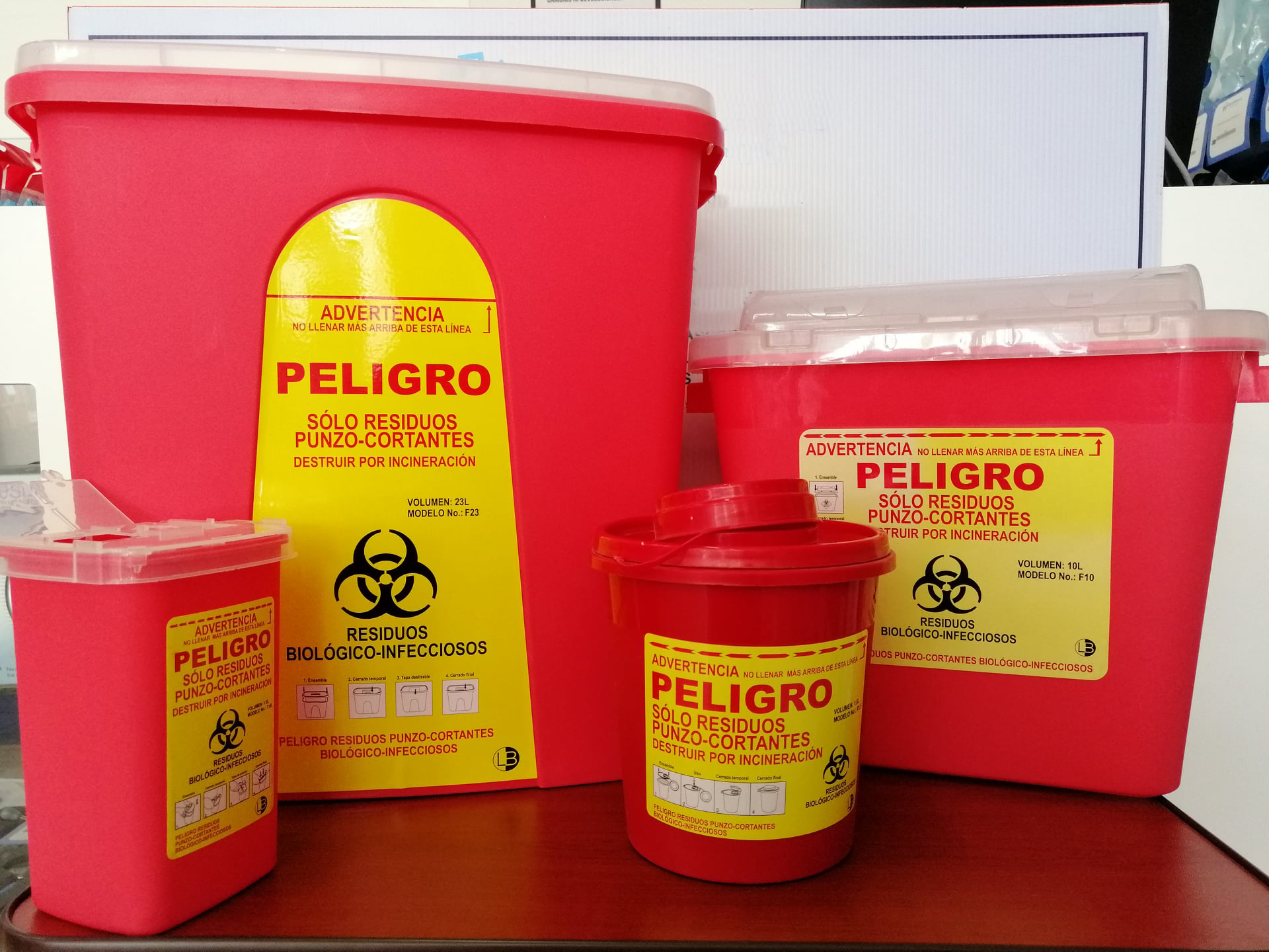 El contenedor RPBI es de gran... - D Sevilla Medica