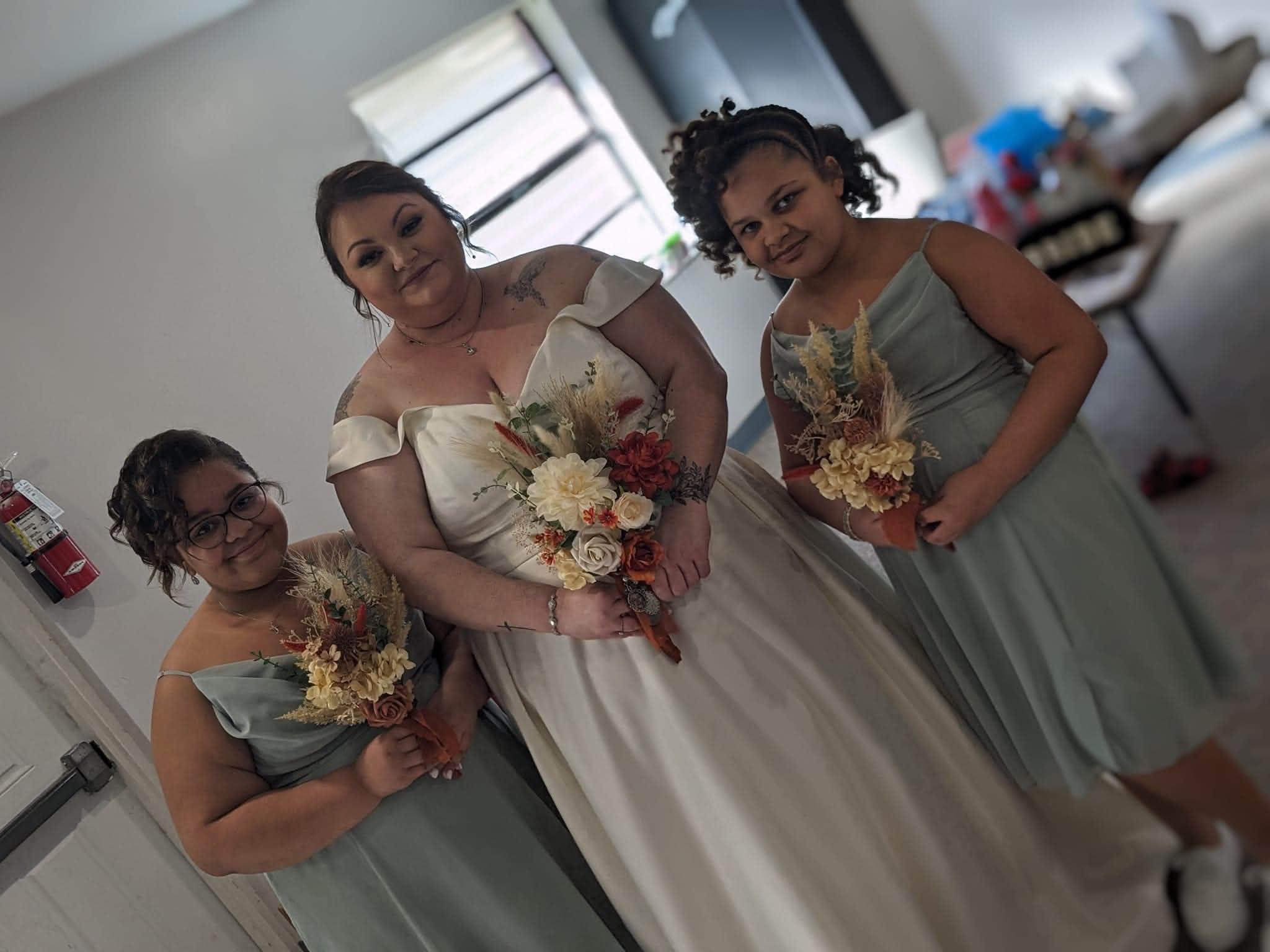 bridesmaid dresses shreveport la For sale: size 26 wedding dress and (sizes 12 and 18) in Lakeland Unique Prom Dresses | Condition single opp bag Size:Petite-12 Neckline: v-neck
