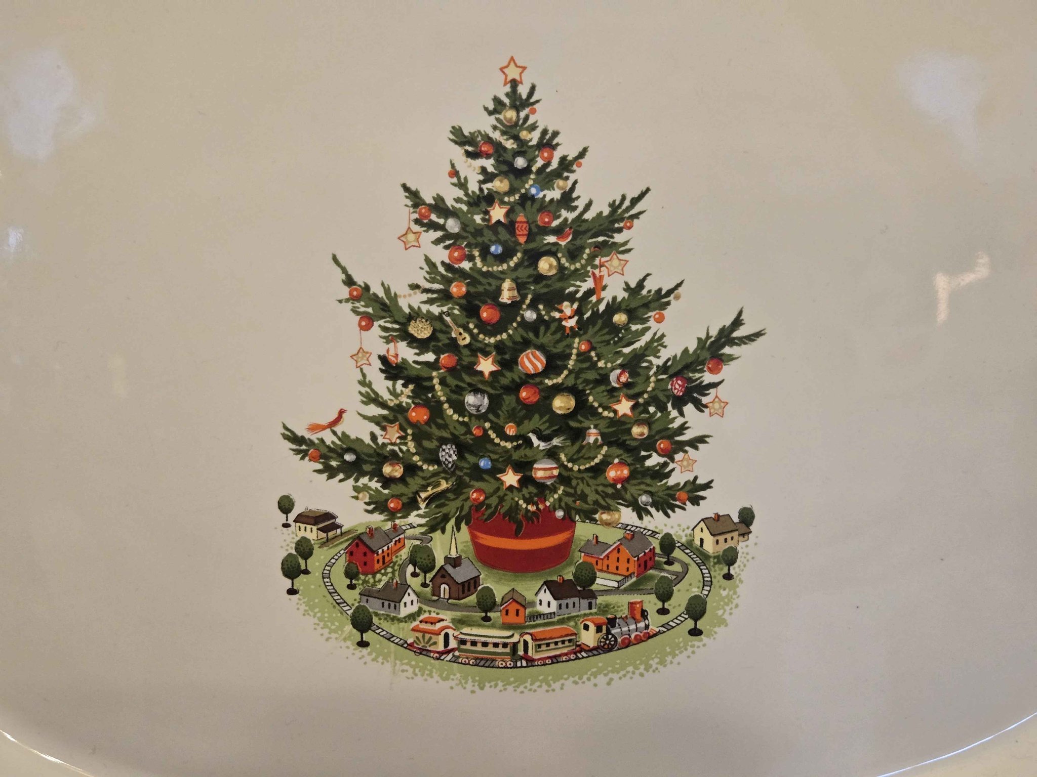 Pattern: Classic Christmas Heritage by Pfaltzgraff featuring a