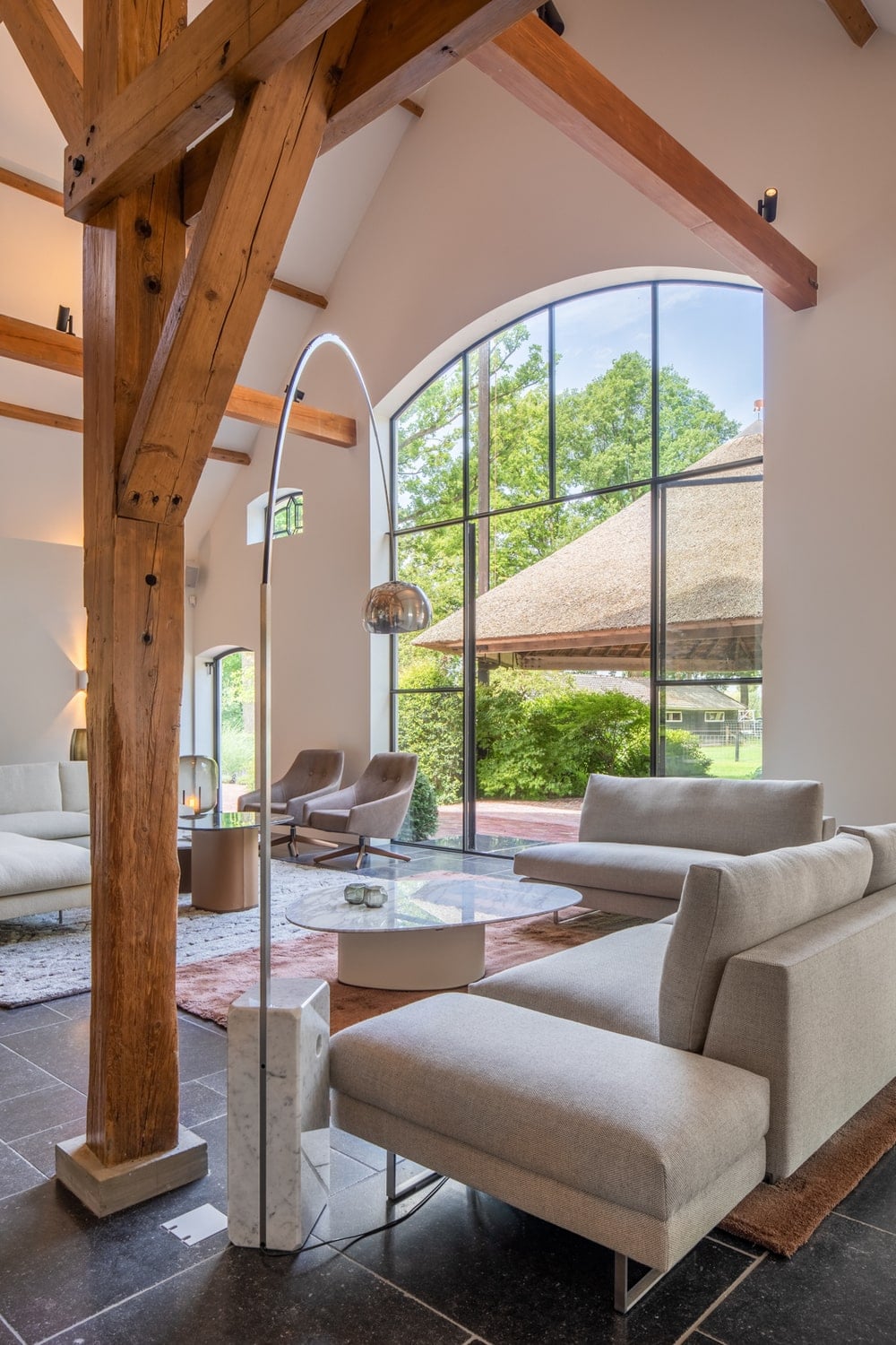 HomeWorldDesign - A Former Cowshed Transformed into a...