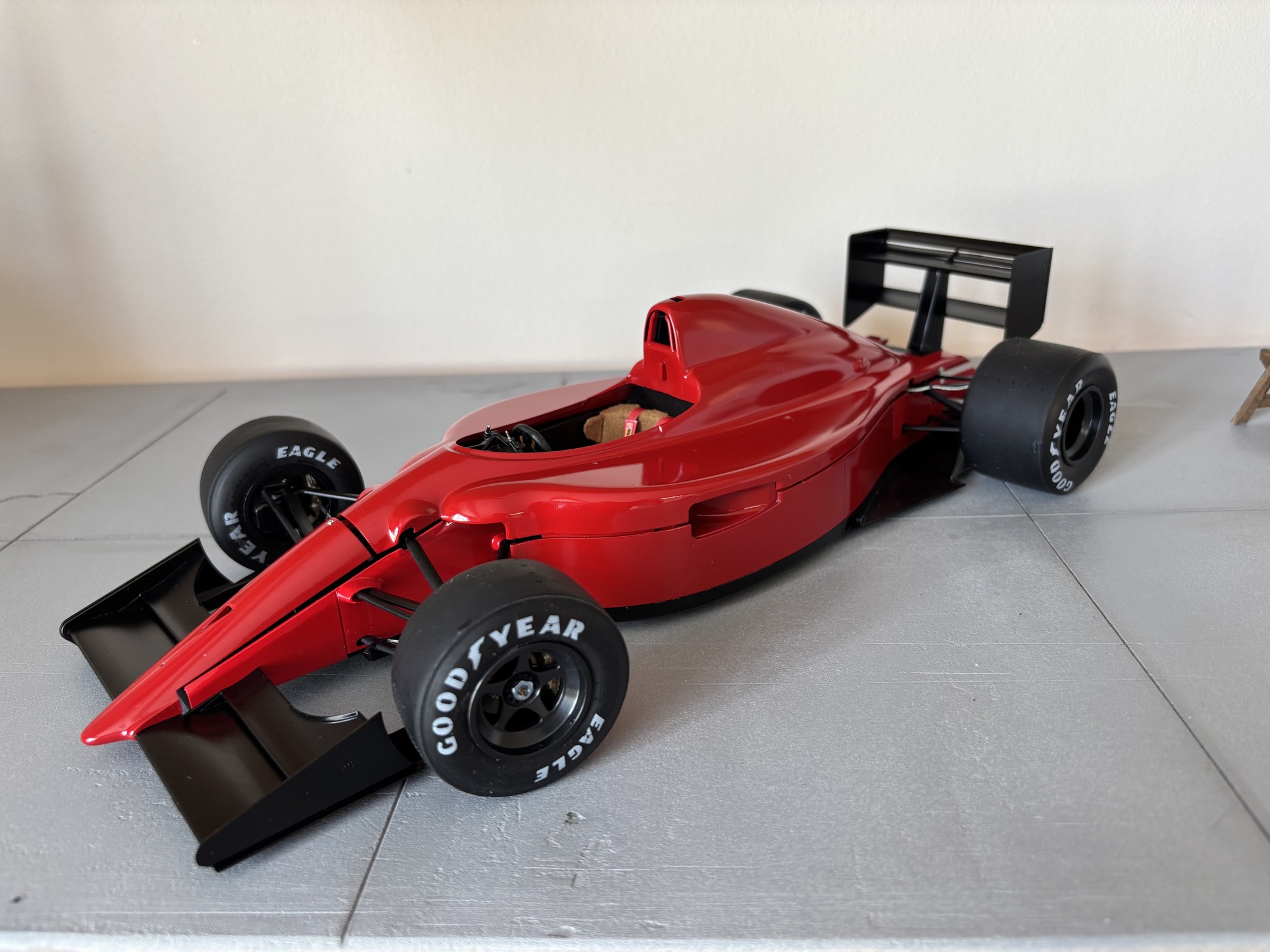 My current build is a Tamiya 1:12 Ferrari 641/2 (f190) driven by