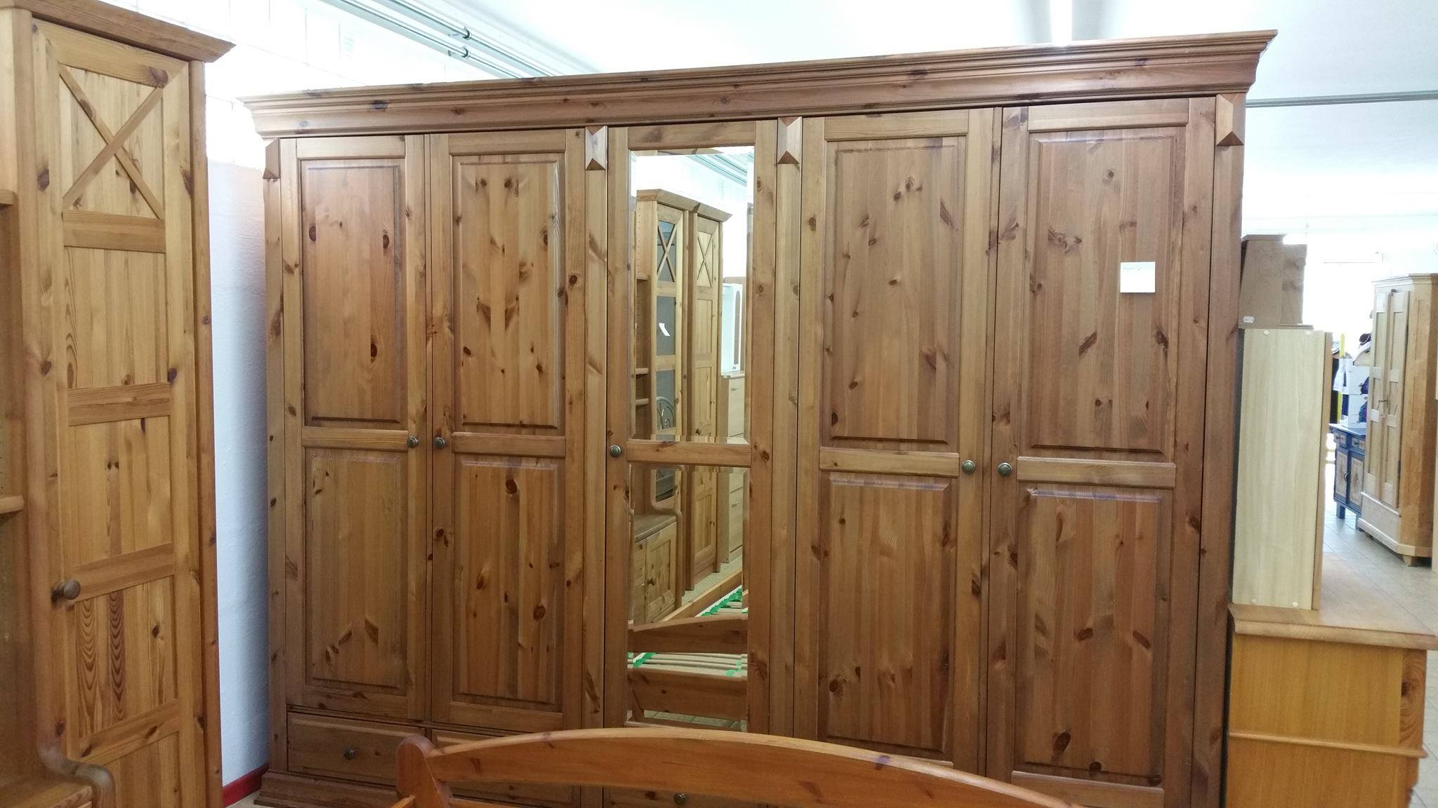 Gebrauchter #Schlafzimmerschrank, gut erhalten! Besuchen Sie unseren #Gebrauchtwarenhof unser Team berät Sie gerne!
