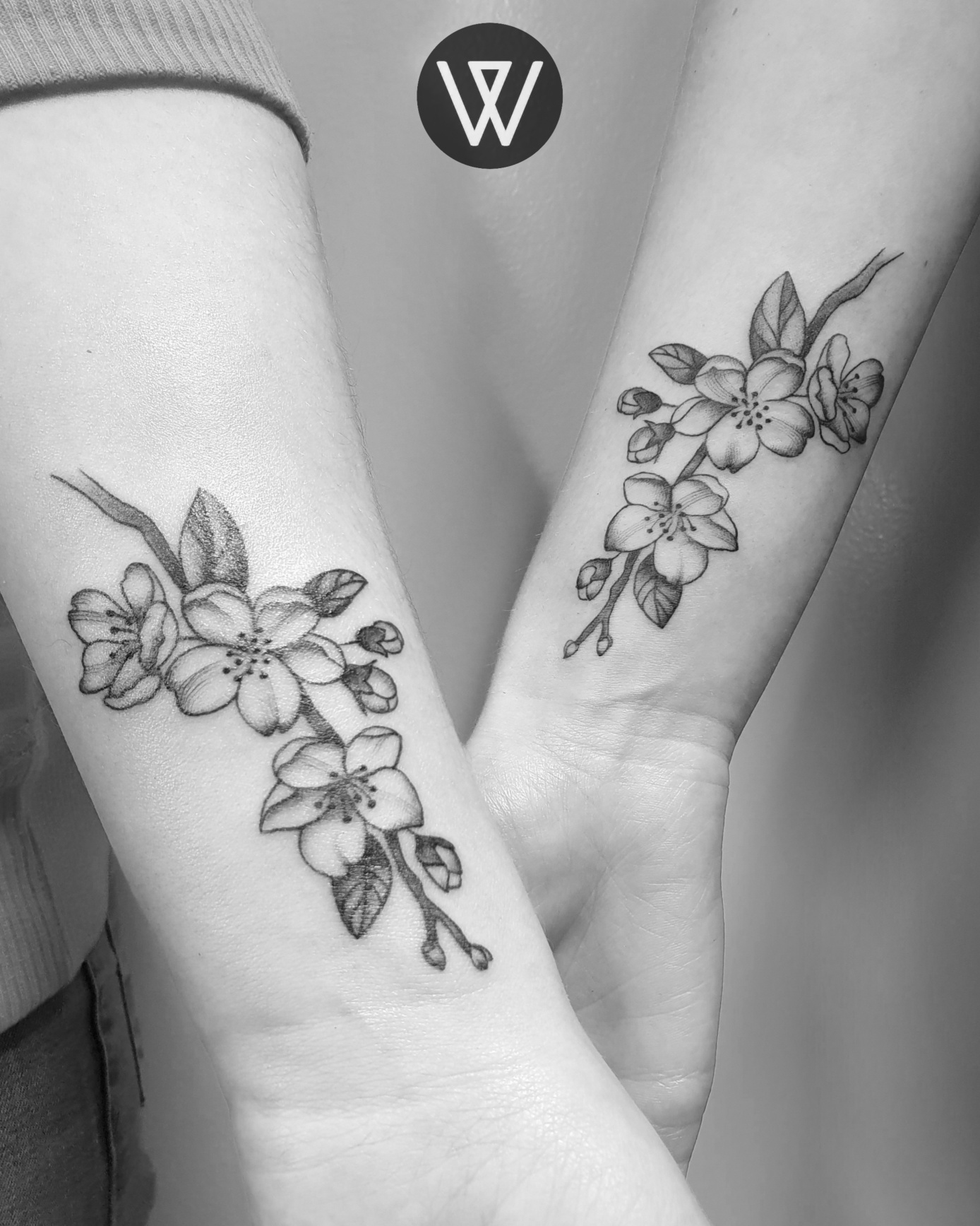 Tatouage Cerisier Noir Et Blanc
