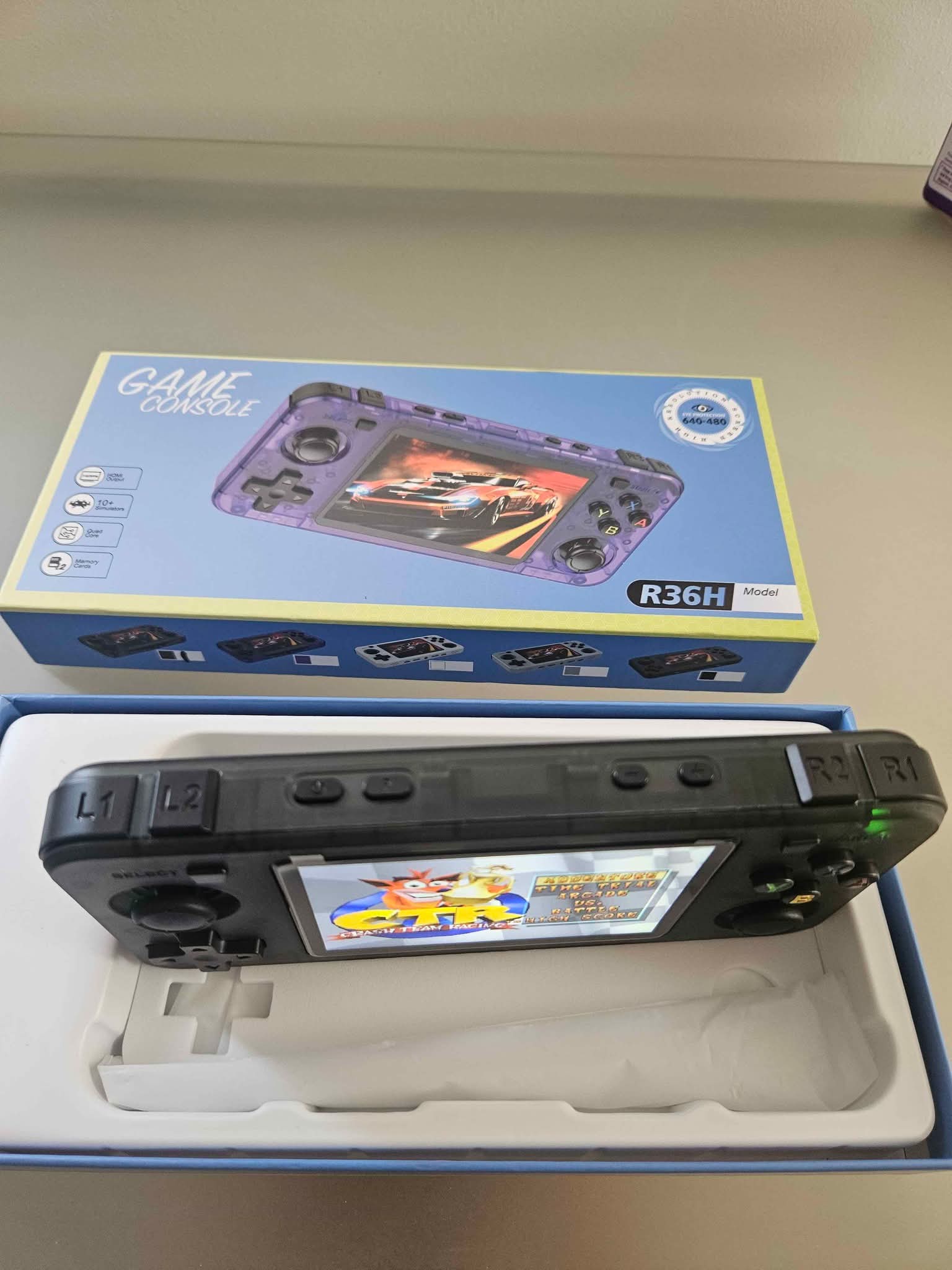 Console Retro Portatile R36H PRO MAX Con 22.000 Giochi, Schermo 4,2" IPS, Batteria 3000 MAh E 25 Emulatori