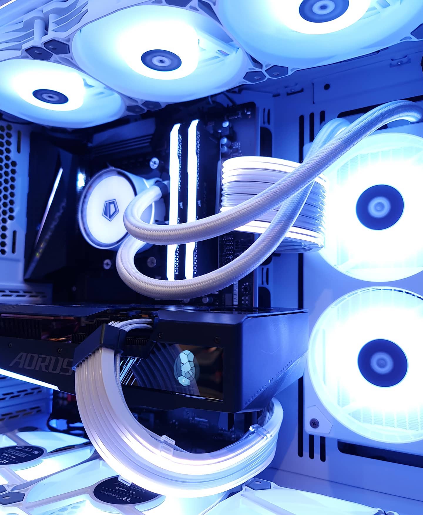 There's just something about... - Techtonic Mods Malaysia | Facebook