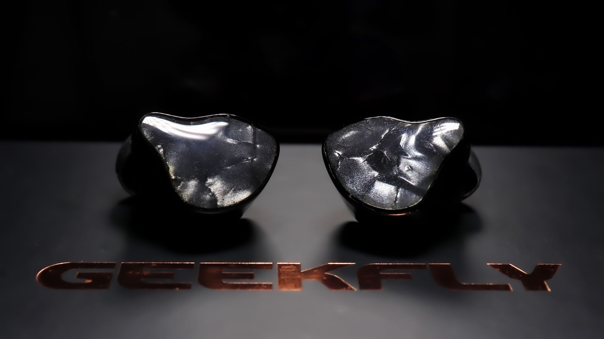 Geekwold GK20 Pro earbuds with 3BA, 2PZT, and planar DD drivers