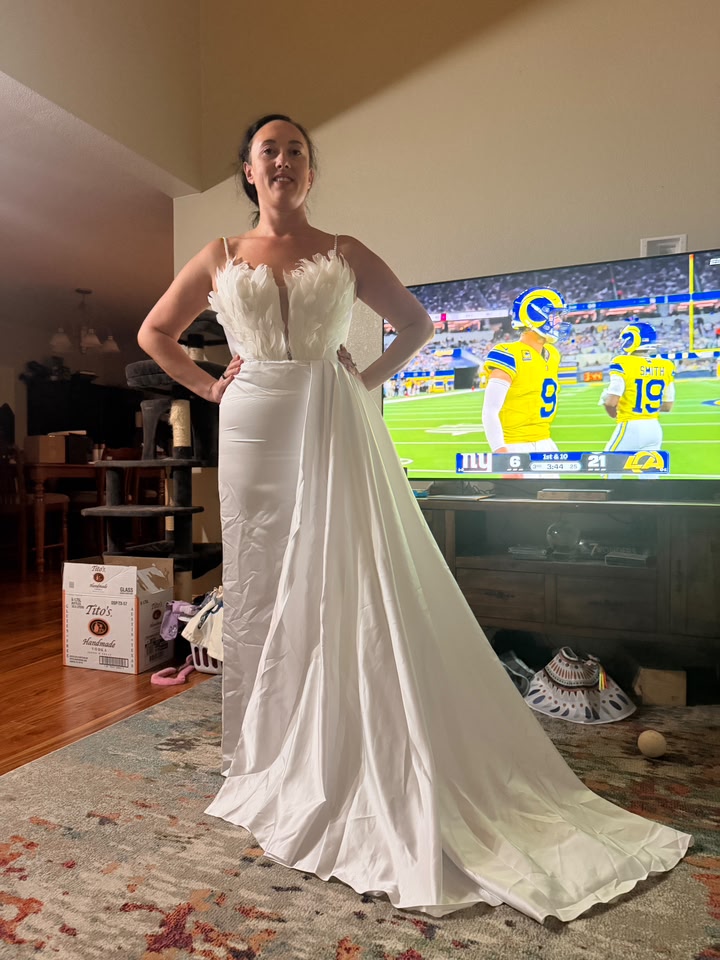 Can I wear silver shoes with a white wedding dress?