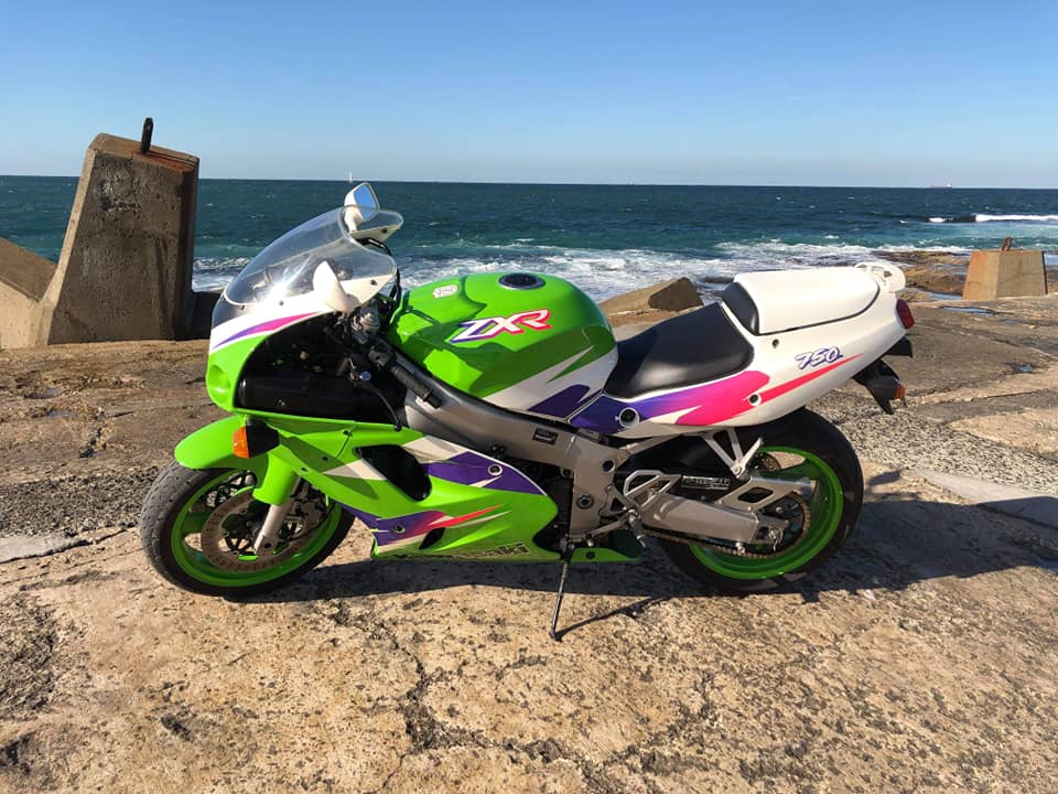 Details coming up! 1995 zx7 sharing for a mate !