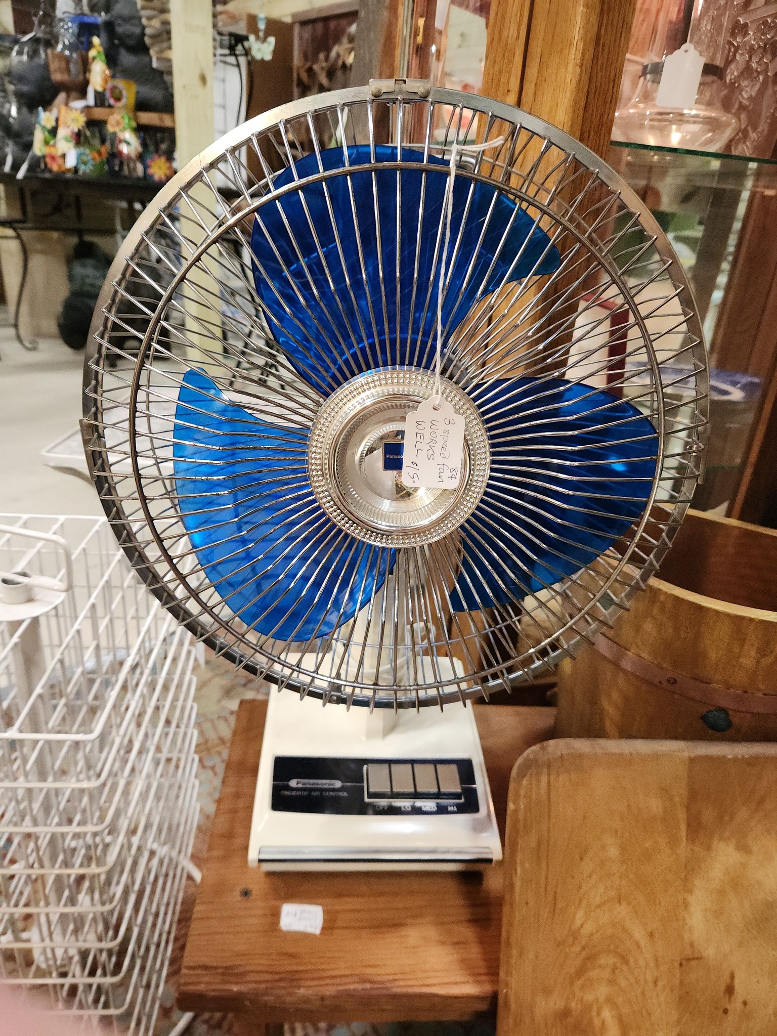 A rare Hitachi D256T1 floor fan. Made in the late 70s/early 80s in