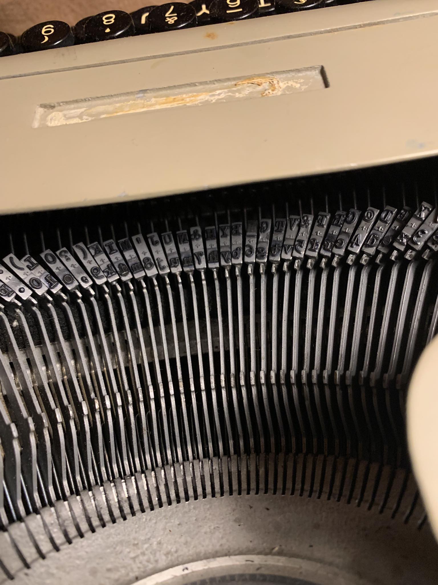 Where to find Lettera 22 logo and serial number S614319 information?