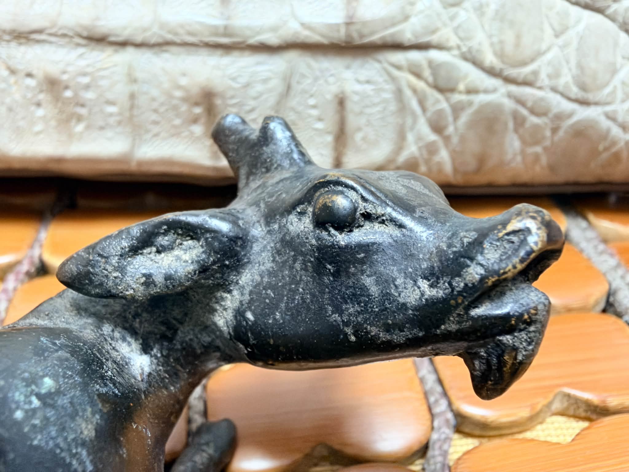 五嶽真形圖農曆七月鬼門開，有些人會在身上帶闢邪除穢的物品，以求平安