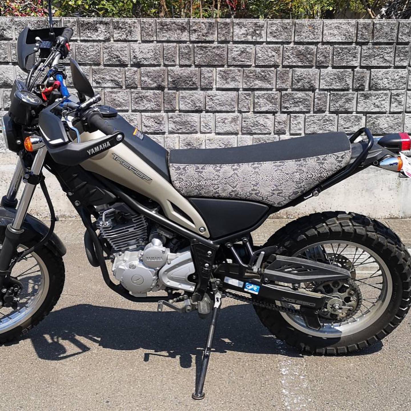 お客様持ち込みシートから #ヤマハトリッカー のシートを＋30㍉の