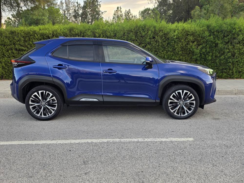 Excellent Fuel Economy Petrol 2WD Auto Adaptive Cruise Control