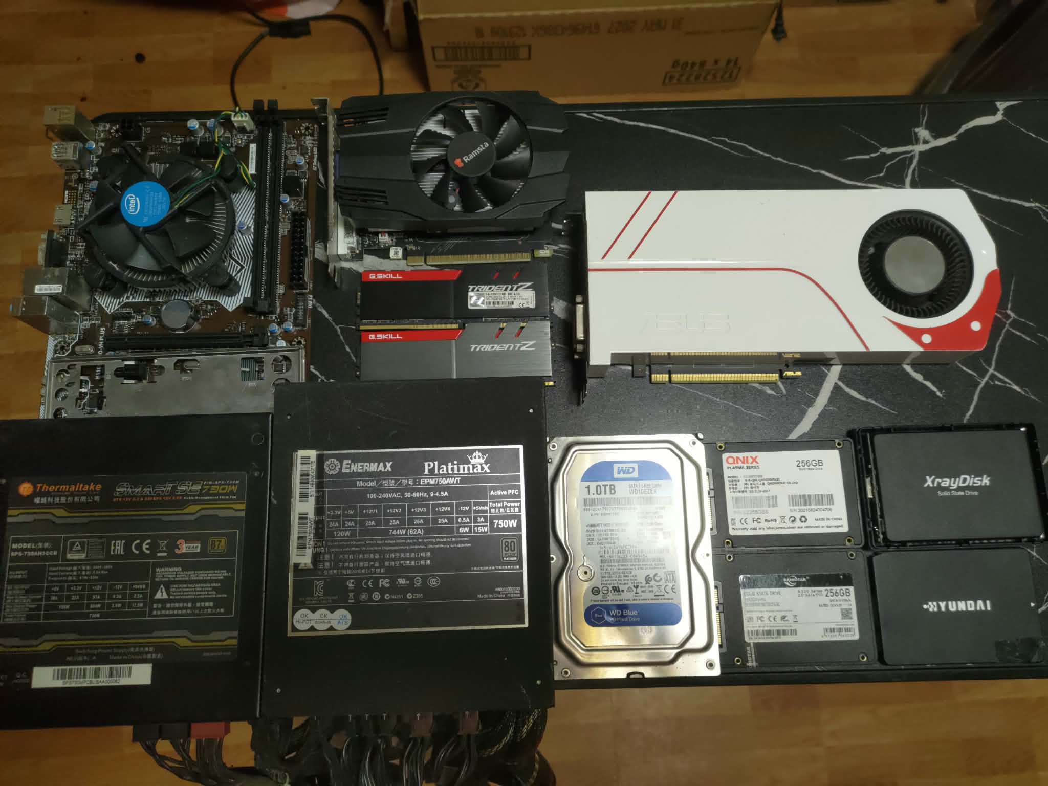 RAM GPU PROCI MOBO SSD HDD PSU NVME CASE CABLES ACCESSORIES