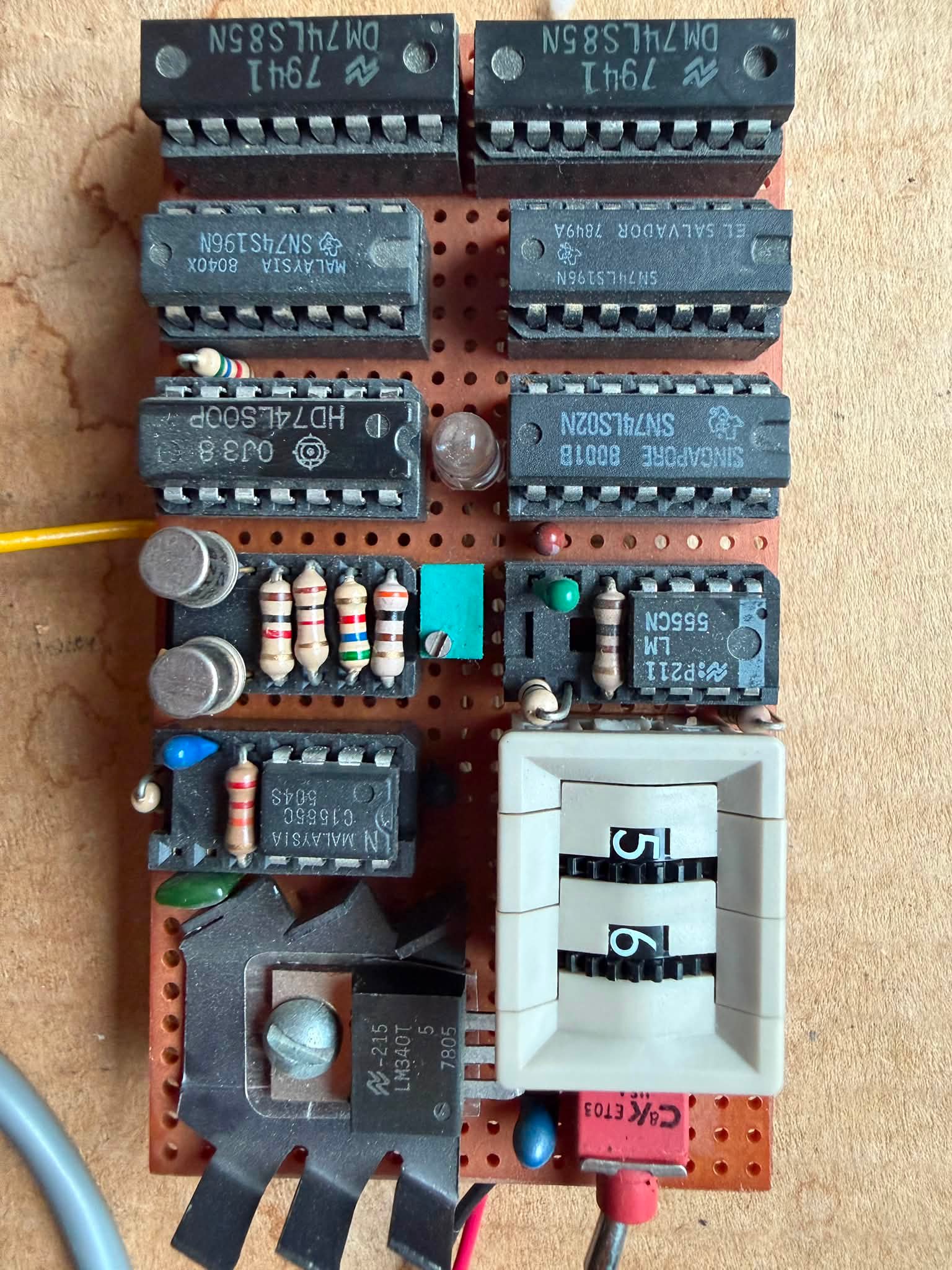 CO＆co TTL pulse generator project from 80's