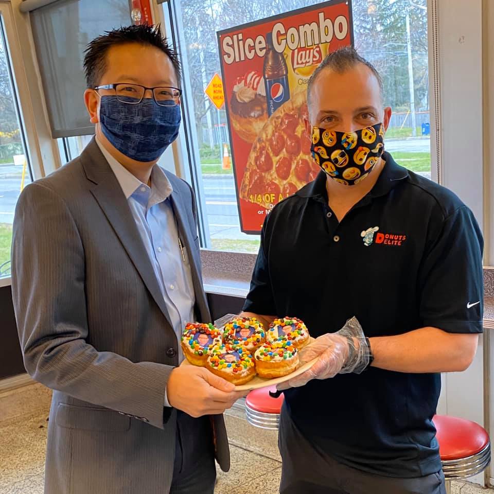 Donuts Delite - The Roc Doc with Roc Doc MM&M Donuts! 🍩