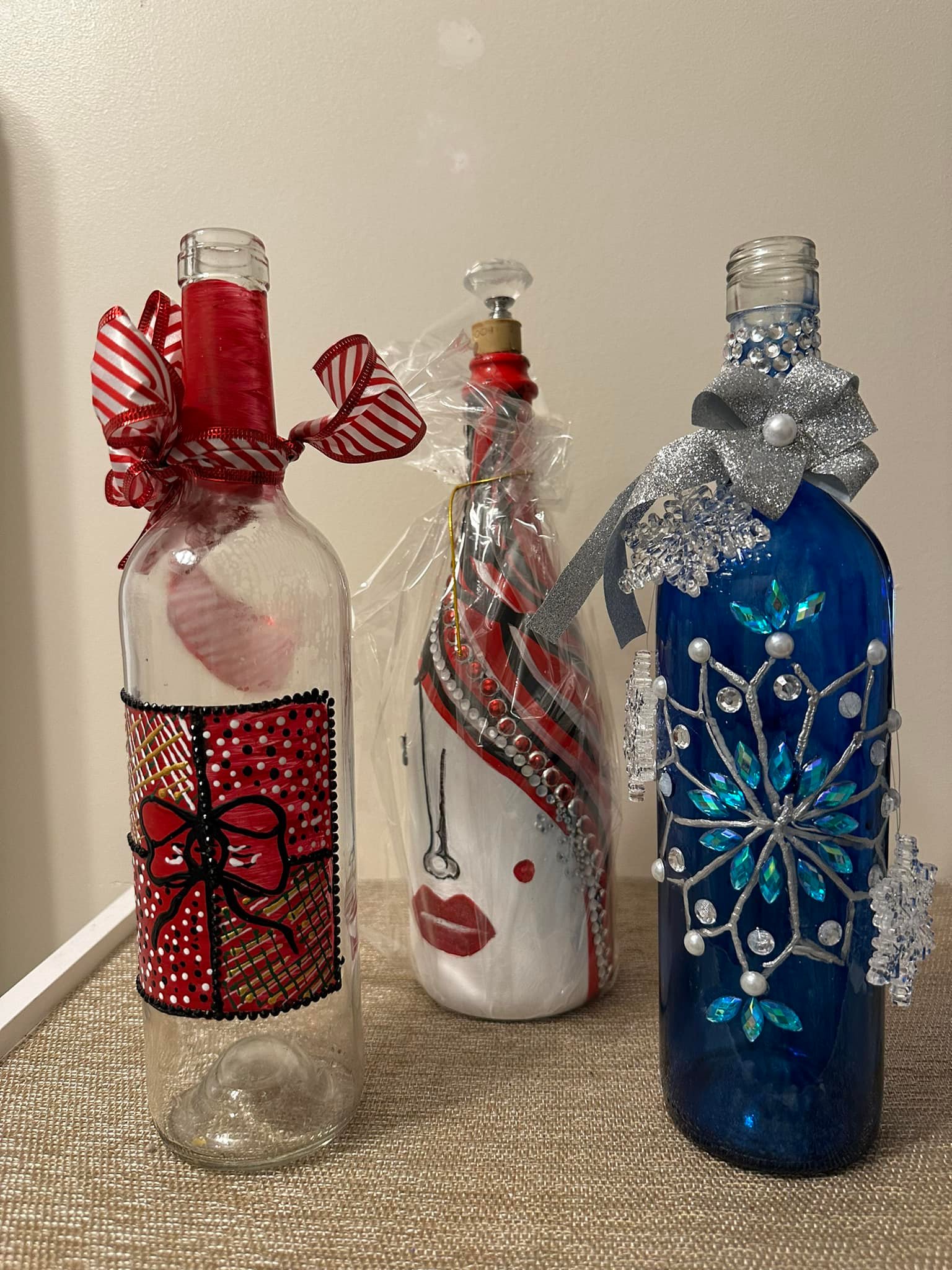J’s Upcycled WineBottles &Crafts Jbottleart.