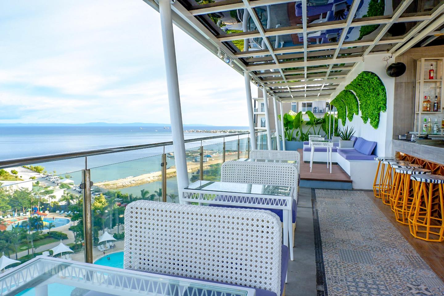 The Cebuano - LOOK: Salt & Sky Rooftop Lounge at Solea...