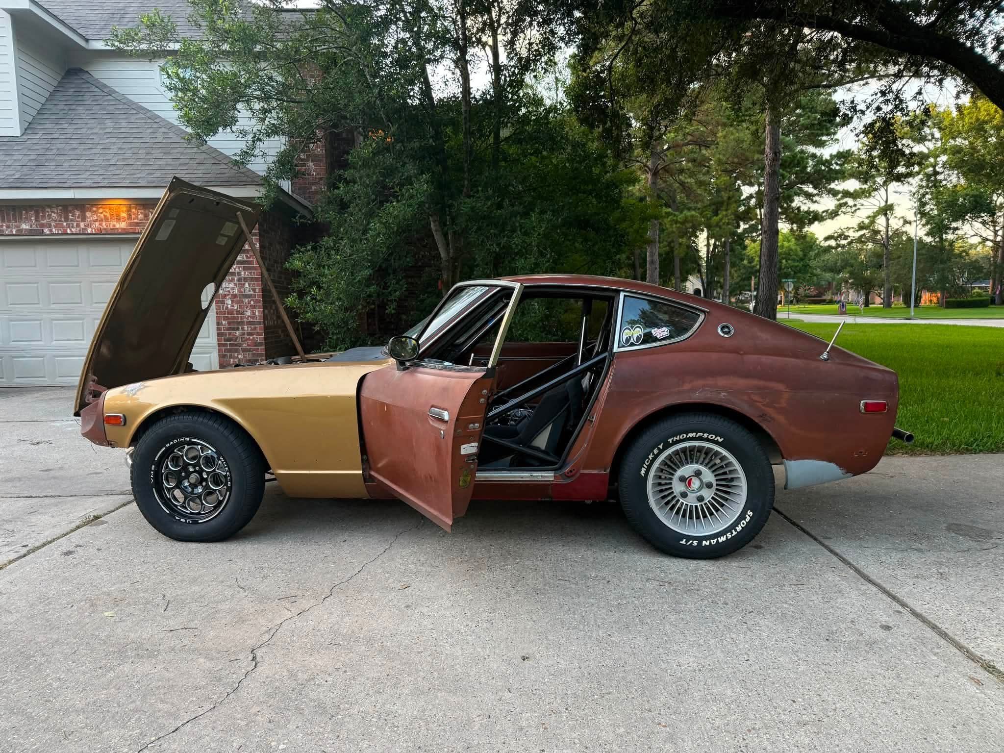 What is the difference between the Datsun zx and z models?